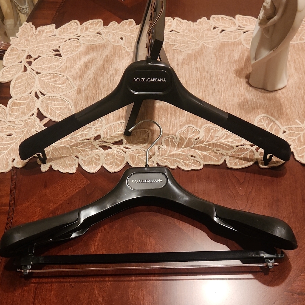 Dolce & Gabbana Elegant Black Hangers